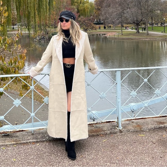 NWT HOUSE of HARLOW FAUX FUR coat SIZE L
🚨 FINAL PRICE NO OFFER ACCEPT - Picture 6 of 15